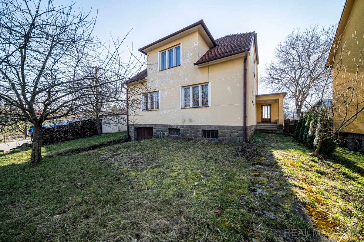 pohled na dům z ulice [1/37]